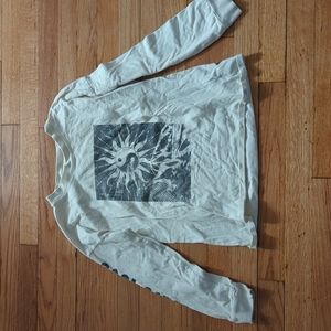 T&B long sleeved shirt mountain and yin yang graphic ☯️